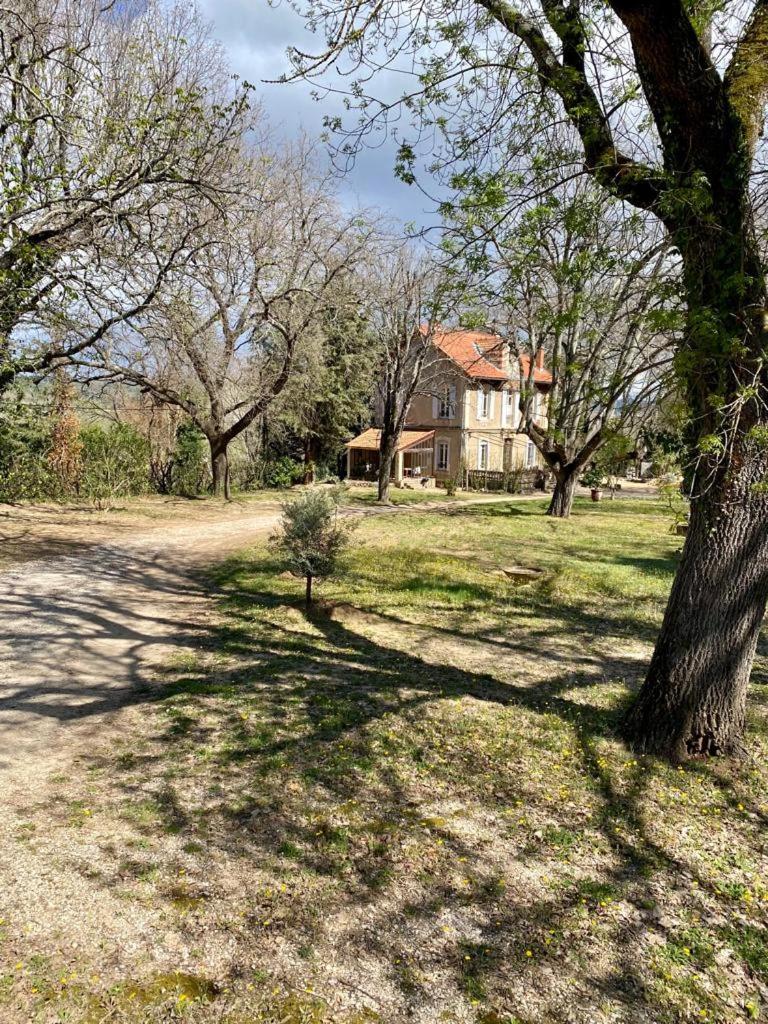 B&B Maison Felisa Sabran Екстериор снимка